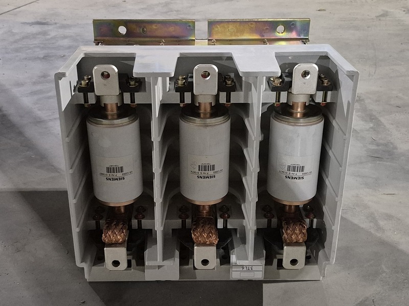 400 Amps. Siemens #3TL6515-0AK2, Vacuum Contactor, 3 Pole, 12 KV, 2014 - Image 3