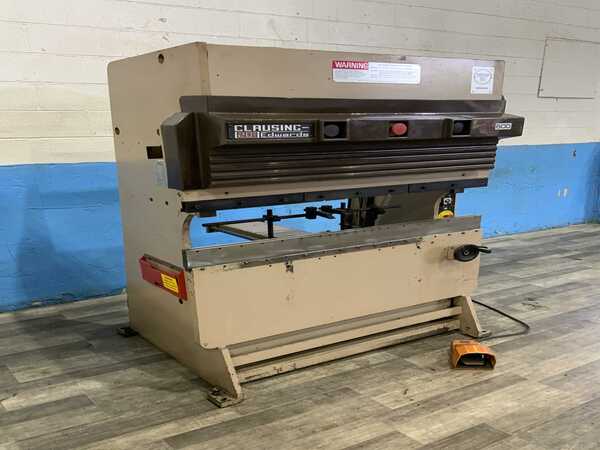 20 Ton, Edwards, Clausing #20T50, hydrualic brake, 4' overall, 4" stroke, 12" Shut Height, manual back gauge - Image 2