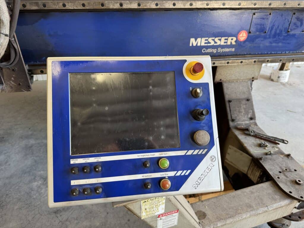 Messer #MPC2016, 3 head CNC plasma cutter, 18' x 110', Hypertherm HPR260XD power source, 2012 - Image 3