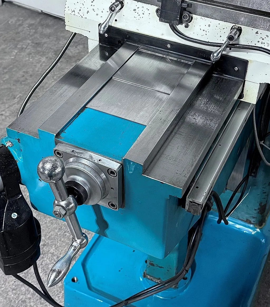 Clausing #3VS08, vertical knee mill, 10" x54"tbl., 3 HP, 36" X, 15.74"Y, 22" Z, 4300 RPM, R-8, air operated - Image 3