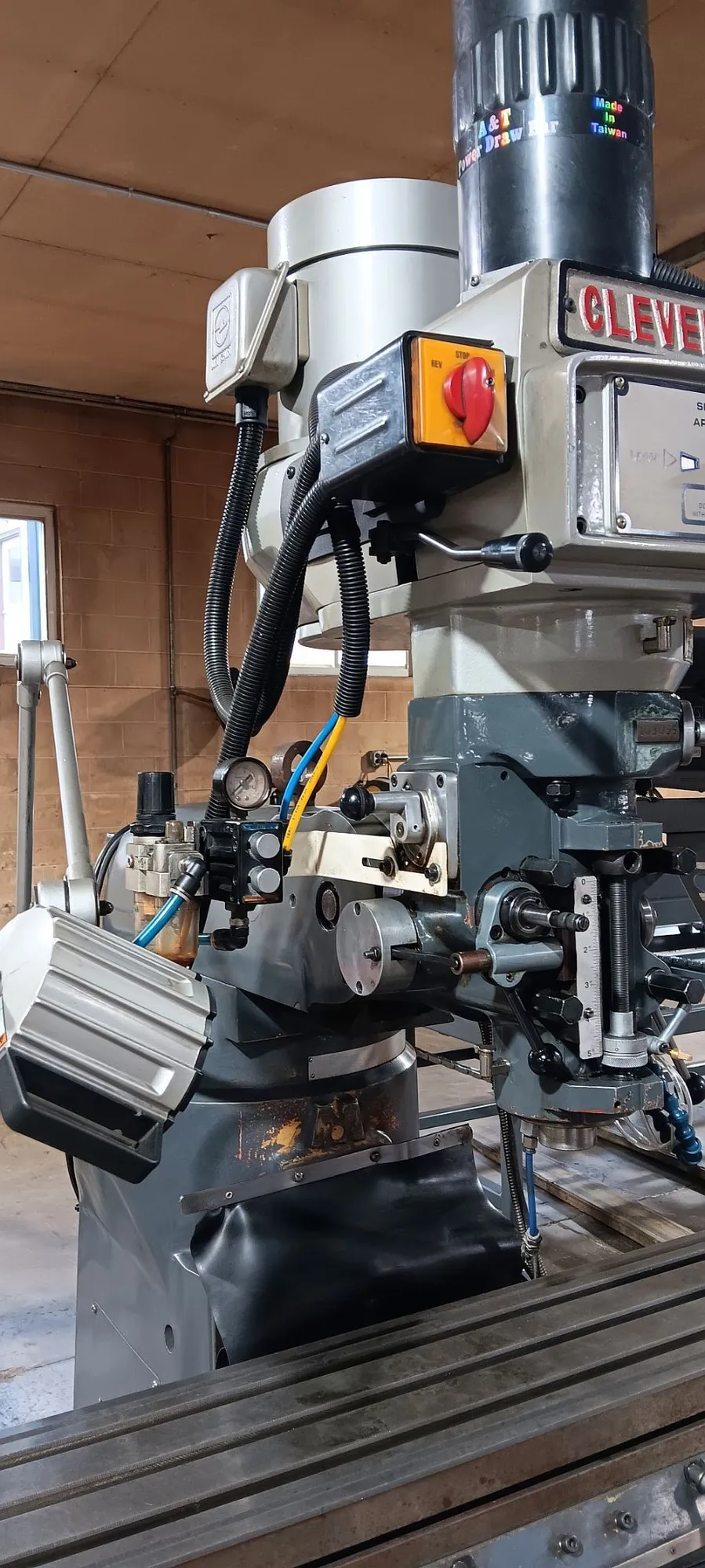 Cleveland #AONE-2VSG, vertical knee mill, 9" x49"tbl., 36" X, 12" Y, 12" Z, 3 HP, R8, 60-4200 RPM, 2014 - Image 6