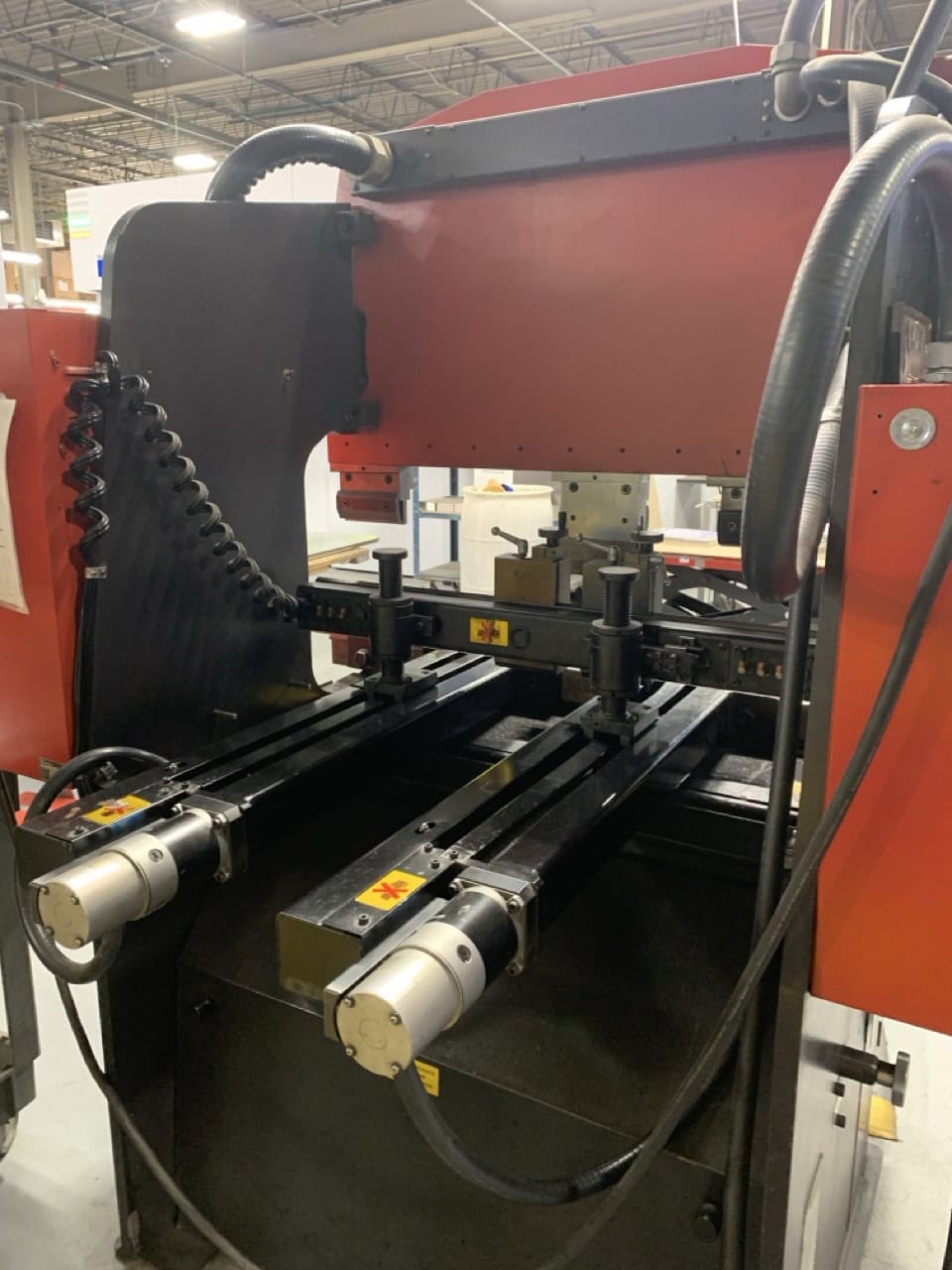 35 Ton, Amada #RG-35, Hydraulic Press Brake, 47.3" Table L, 49.3" max bending L, 40.2" distance between - Image 3