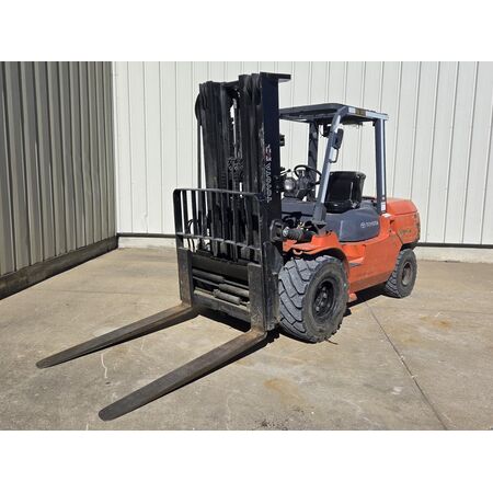 8800 lb. Toyota #7FGU45, forklift, 200" lift height, 3198 hours, pneumatic tire, side shift w/ fork positioner - Image 2