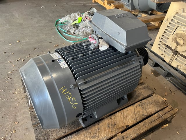125 HP 1800 RPM ABB, Frame 280S/M, TEFC BB, 460 Volts - Image 2