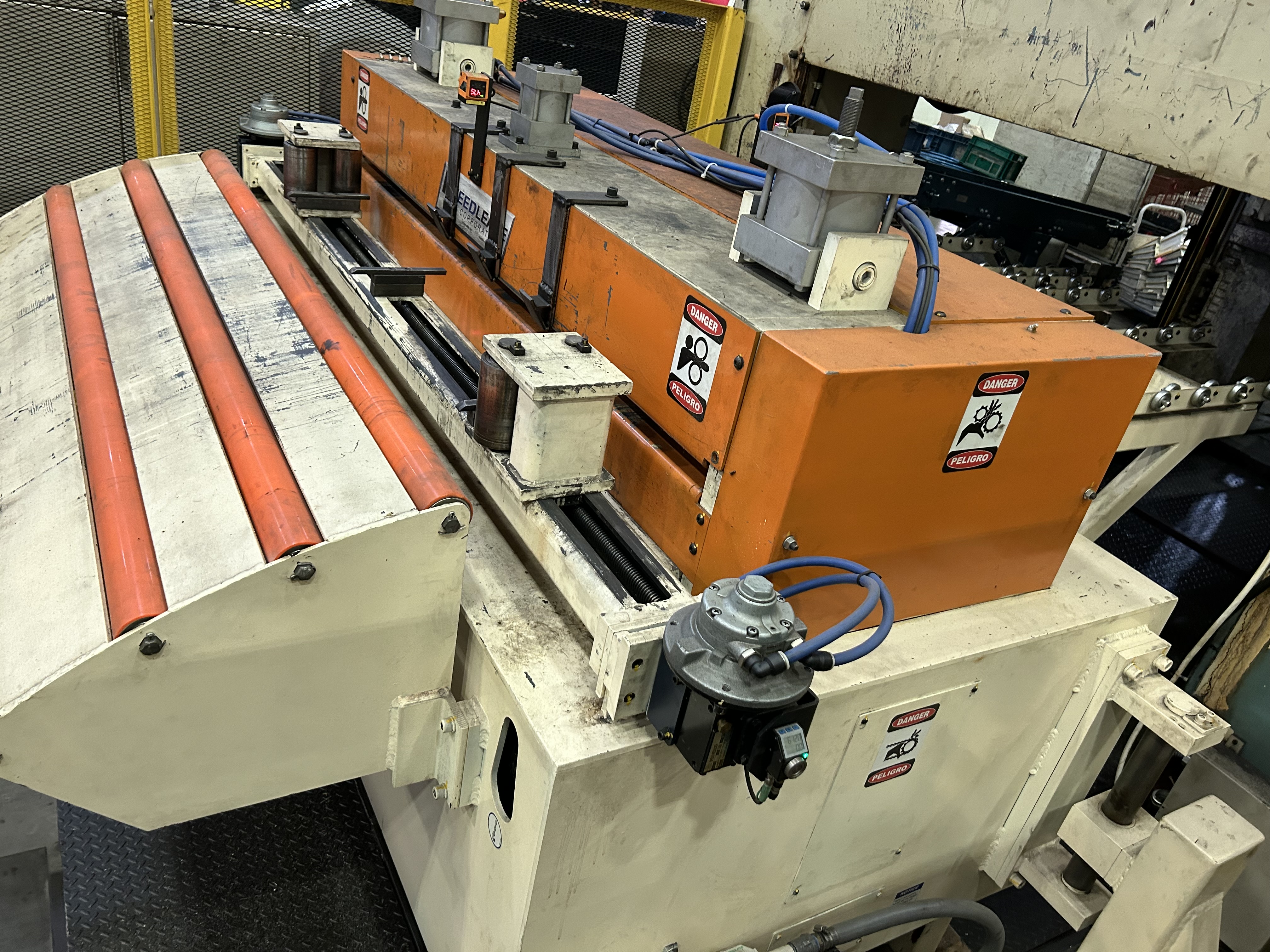 40000 lb, Feed-Lease reel coil line, 66" wide, 9-roll straightener - Image 3