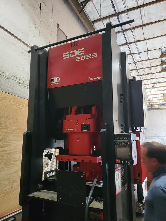 220 Ton, Amada #SDE-2025, Servo driven straight side punch press, full graphic CNC Control, 9.8" stroke, 2008 - Image 1