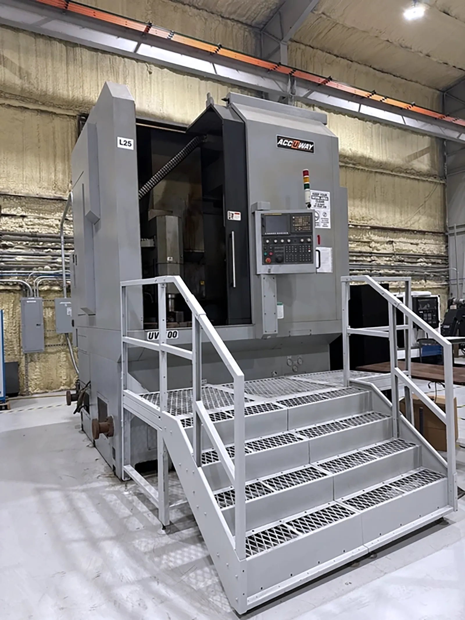 Accuway #UV-100, CNC lathe, 43.3" swing, 3-jaw 40" chuck, 39.37" diameter, 27.55" length, A2-15, Fanuc Oi-TD - Image 1