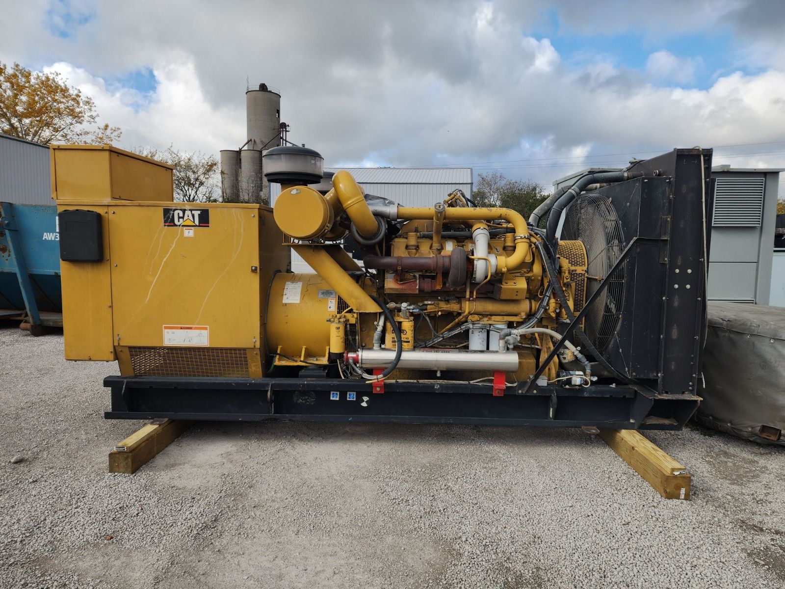 725 KW Caterpillar #3412C, generator, 480 Volts, 30000 hours, 2005, needs rebuild - Image 1