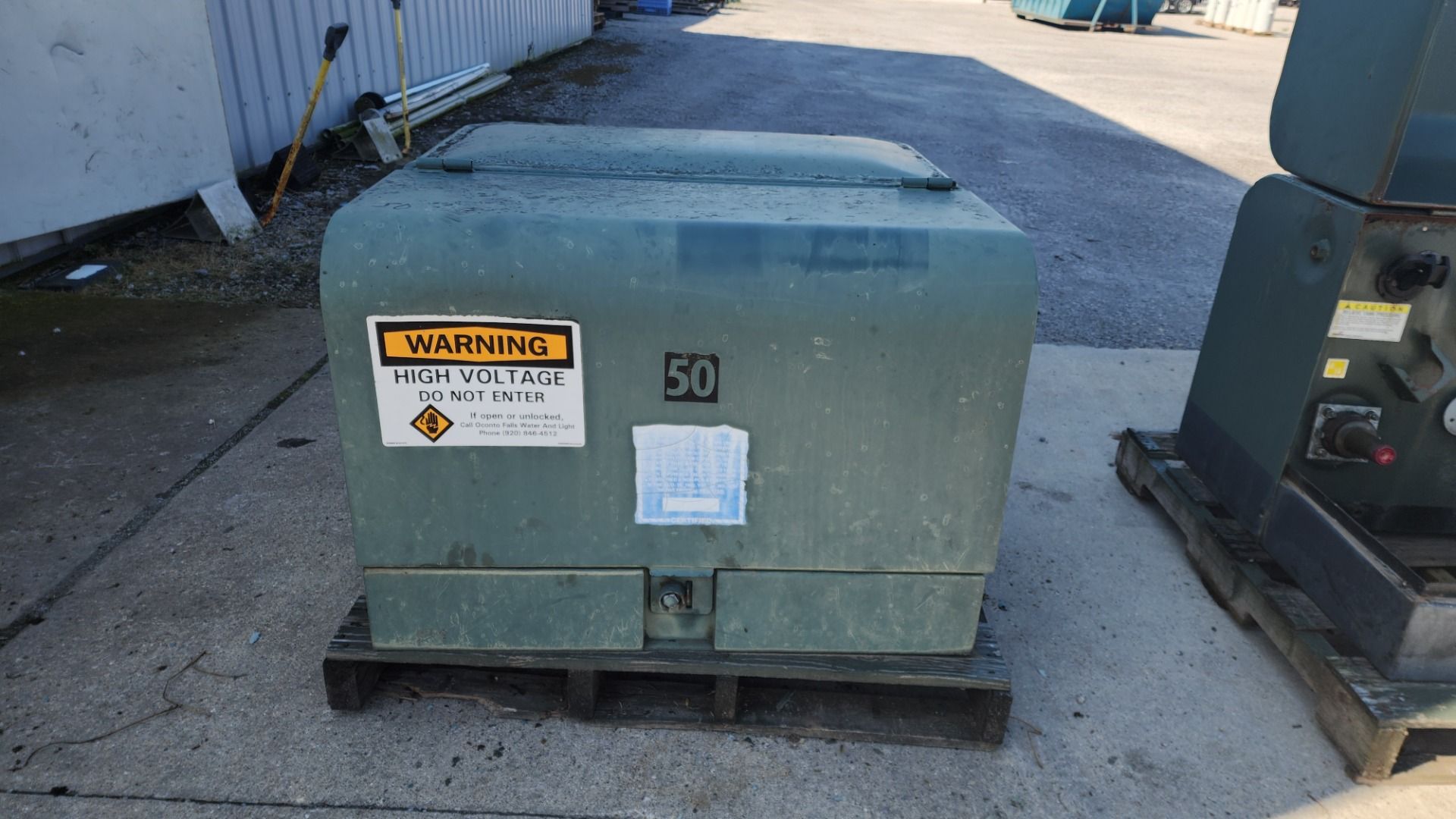 50 KVA 4160GrdY/2400 Primary, 120/240 Secondary, T & R, single phase pad mount transformer - Image 1