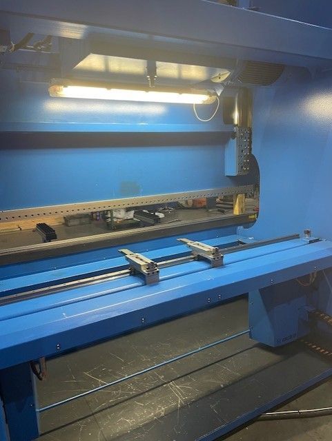 220 Ton, Adira #PA22030, press brake, Kvara Graphical touch screen CNC Control, 10' overall, 99" between - Image 6