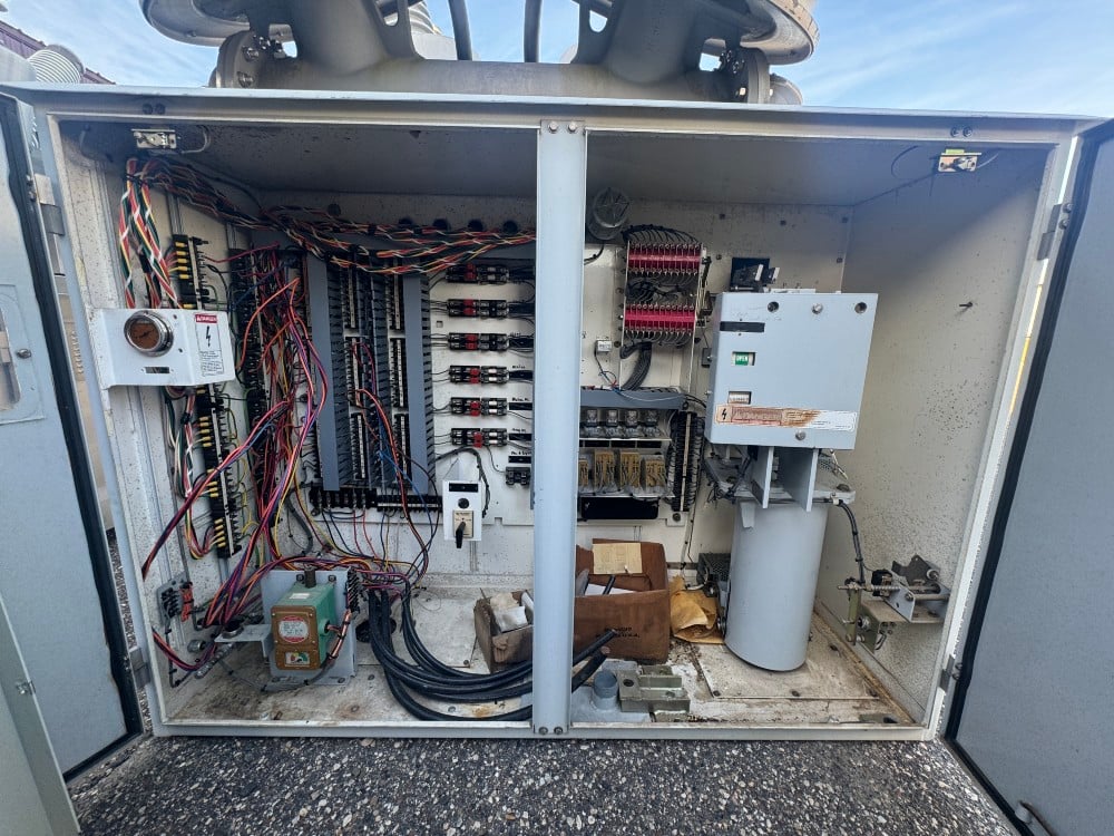 3000 Amps, Siemens, service factor 6 SF6, Gas Insulated Circuit Breaker SPS-145-40-3000, 145 KV - Image 3