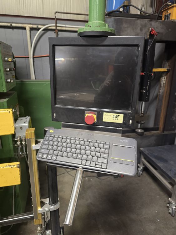90 Ton, Cincinnati #90ASx10FT, CNC press brake, 10' overall, 102" between housing, 8" stroke, 7" throat, 25 HP - Image 6