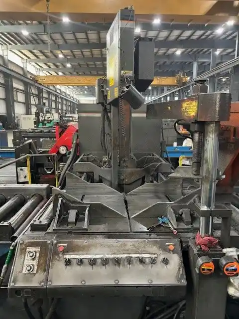 18" x 24" HEM #VT120HA-60 Smart saw, automatic vertical band saw with mitering, coolant system, 2008 - Image 2
