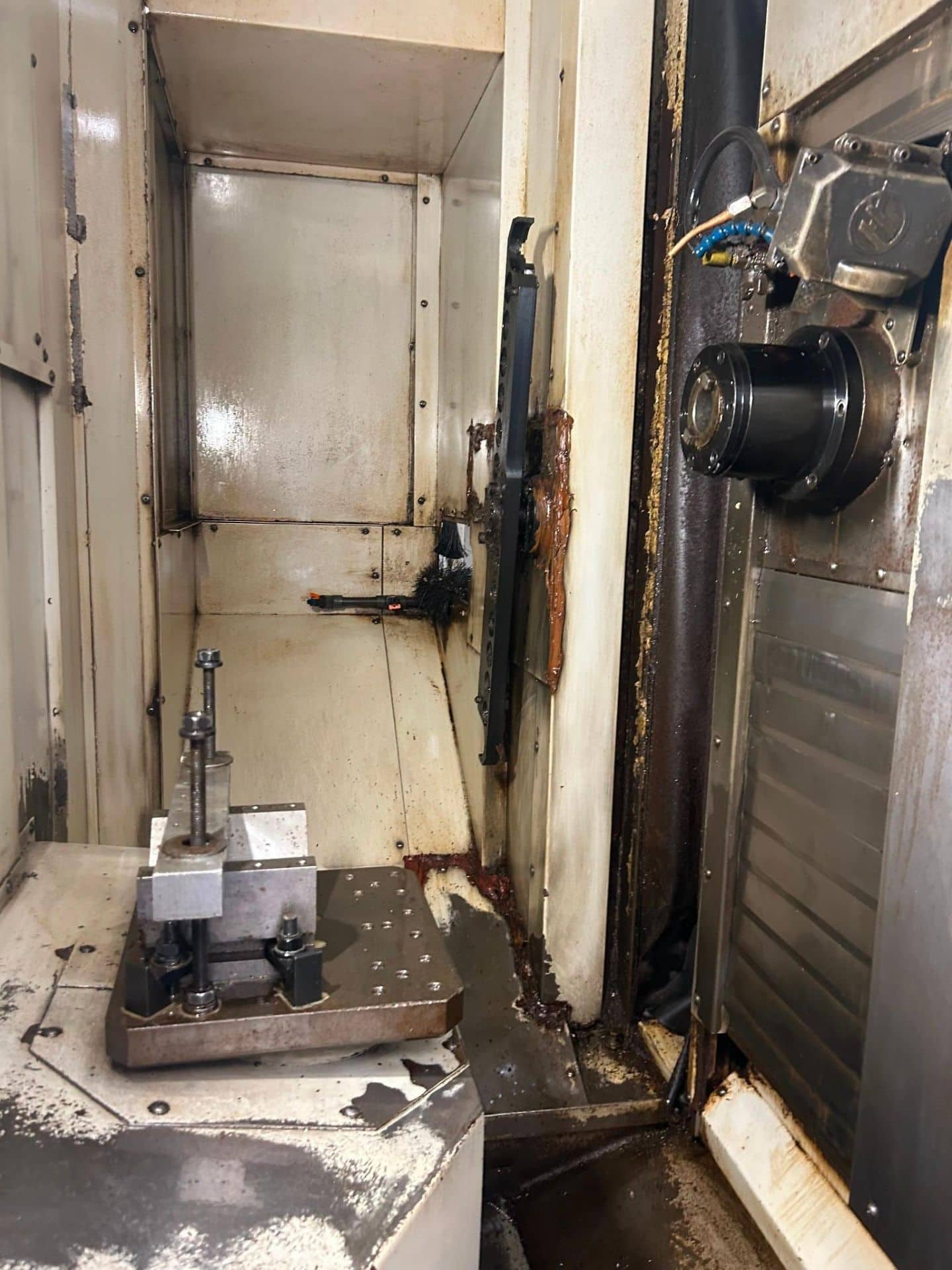 Haas #EC-300, CNC Horizontal Machining Center, 20" X, 18" Y, 14" Z, 11.8" x 11.8" pallet, 8000 RPM, 20 HP - Image 4