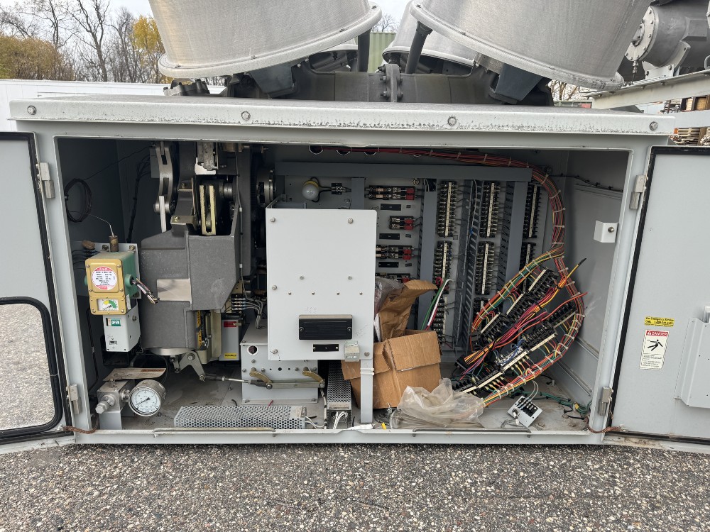 2000 Amps, Siemens, service factor 6 / SPS 2 145402 SF6 / SPS2-145-40-2, gas insulated cuitcuit breaker, 145 - Image 4