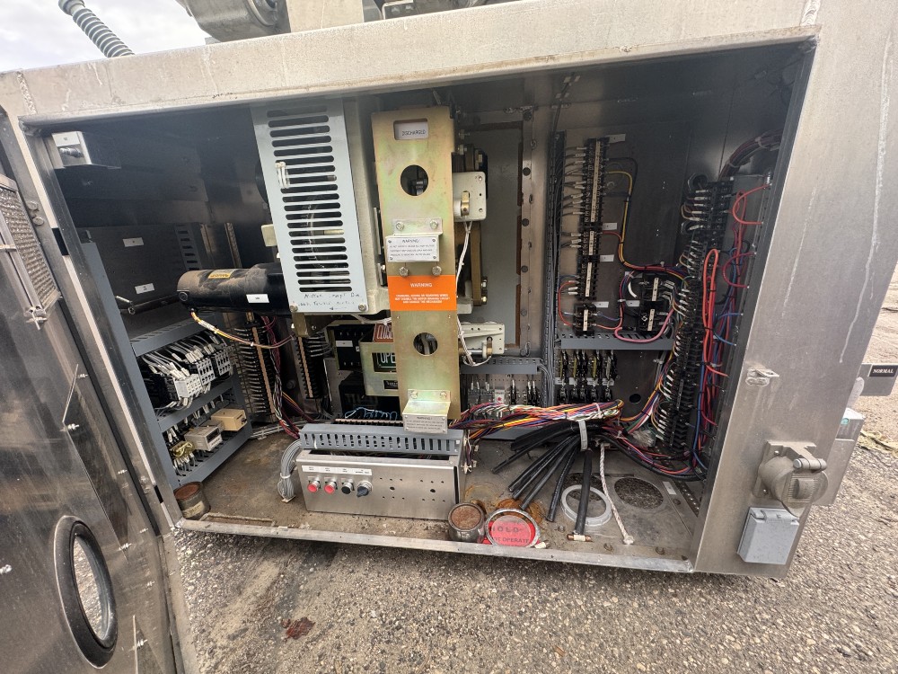 3000 Amps, HVB, service factor 6 SF6, gas insulated circuit breaker, HS145 B, 145 KV - Image 3