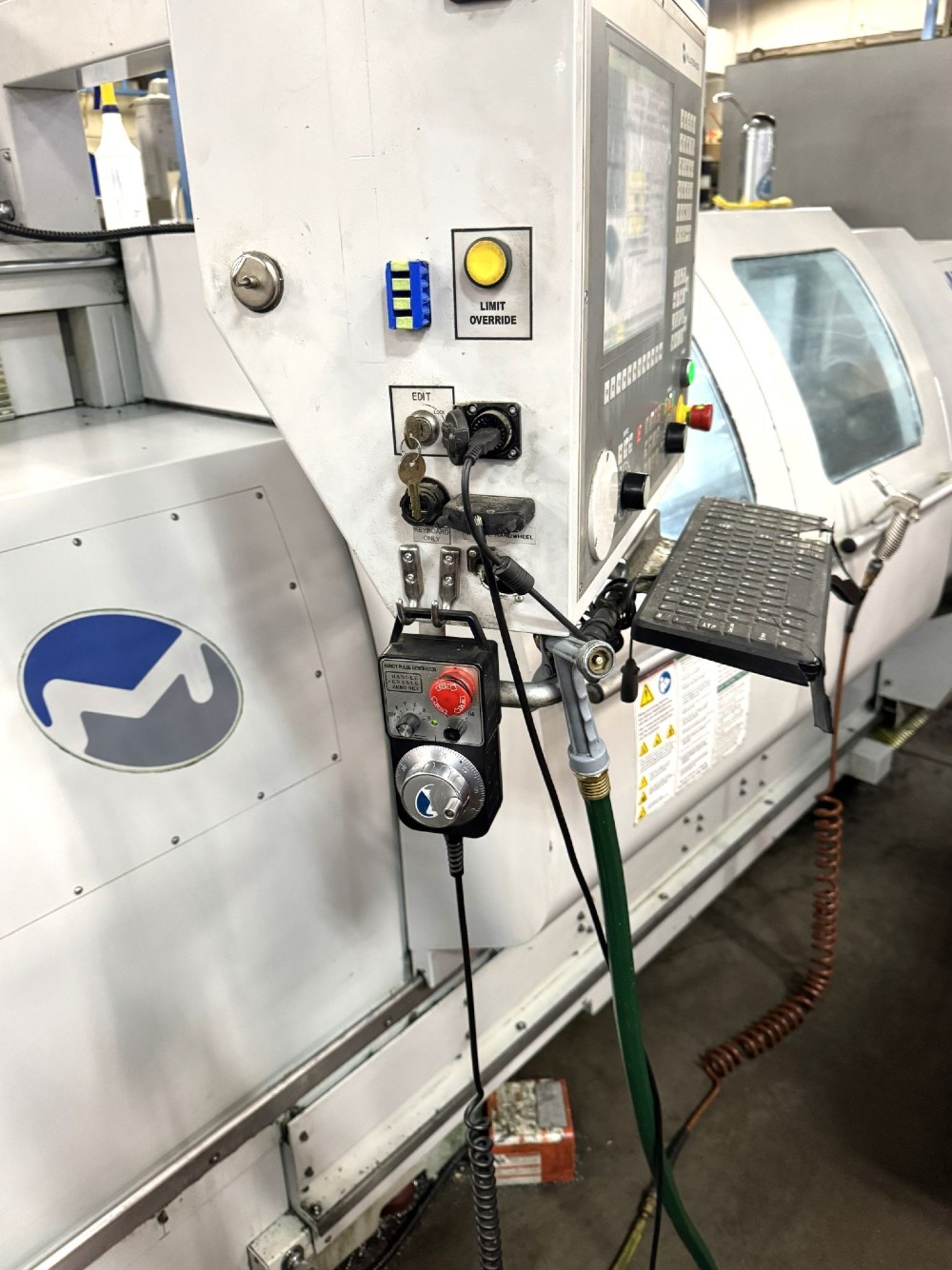 Milltronics #ML-18 G Series H, CNC Flat Bed Lathe, 18.7" swing, 10" chuck, 2.5" bar, 2014 - Image 2