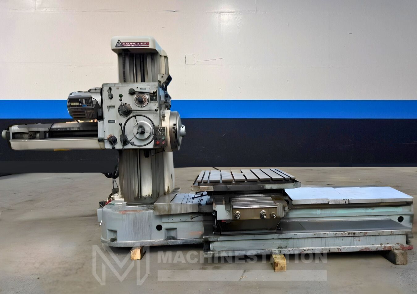3.9" Tos Varnsdorf #W100A, horizontal boring mill table type, 63" X, 44.09"Y, 49.21"Z, #50, 15 HP, 4-Axis - Image 1