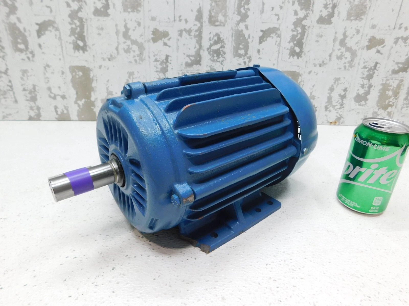 2 HP 1750 RPM WEG W22, Frame 143/5T, TEFC, 1.25 service factor, 3 phase, 230/460 Volts, new - Image 6