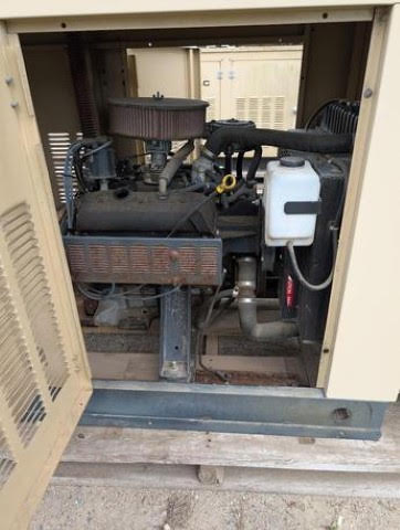 35 KW Generac #SG035, Nat Gas LP Generator, A9046 engine, 1PH, 1800 RPM, 120/240 Volts, 1999 - Image 4