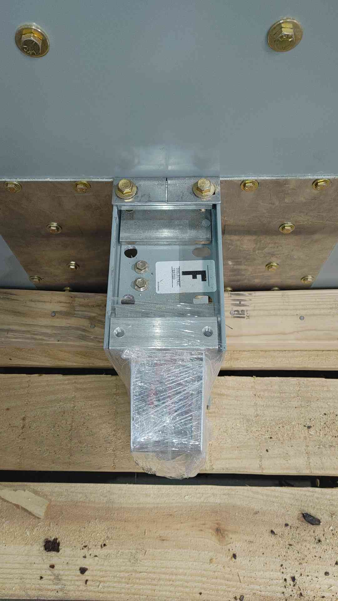 2000 Amps, Eaton LSN0031000, busway, Pow-R-Way-III, 600V., 3PH, 3W - Image 6