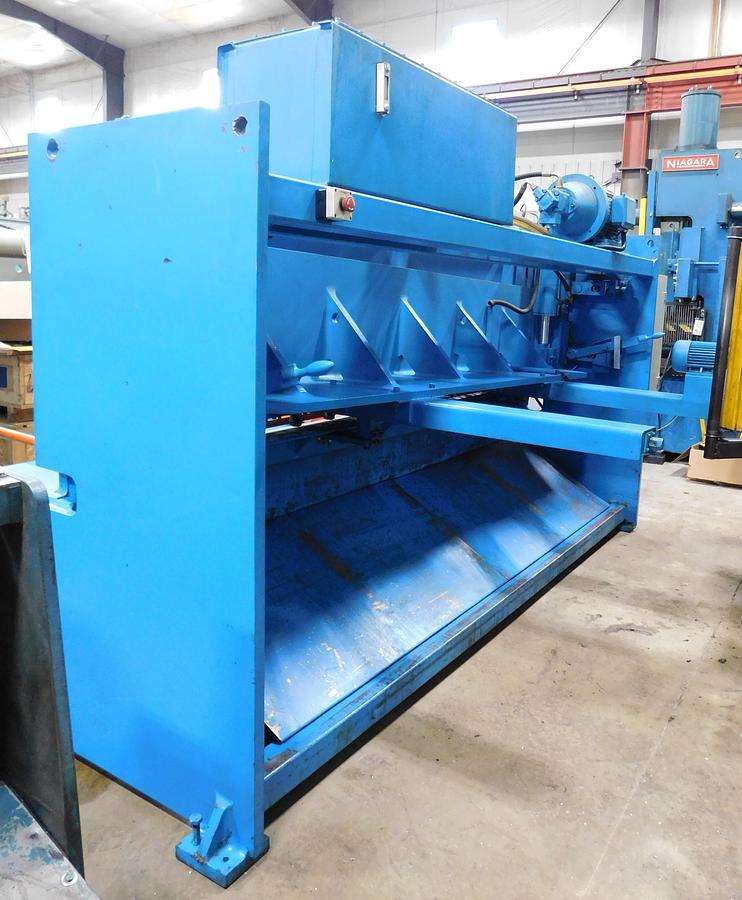1/4" x 10' Krras #RAS306, hydraulic shear, 17 holddowns, 11-17 SPM, 31" front operated power back gauge - Image 4