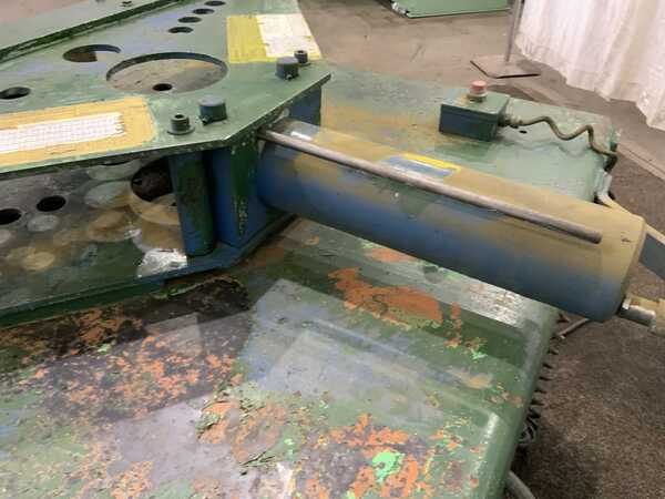 1-1/4" - 4" Greenlee #884, pipe & tube bender, 90 degree of bend, mounted on roll around cart, 3/4 HP - Image 5