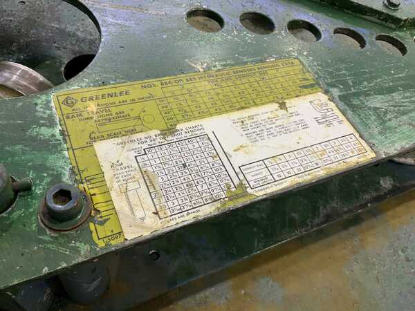 1-1/4" - 4" Greenlee #884, pipe & tube bender, 90 degree of bend, mounted on roll around cart, 3/4 HP - Image 7
