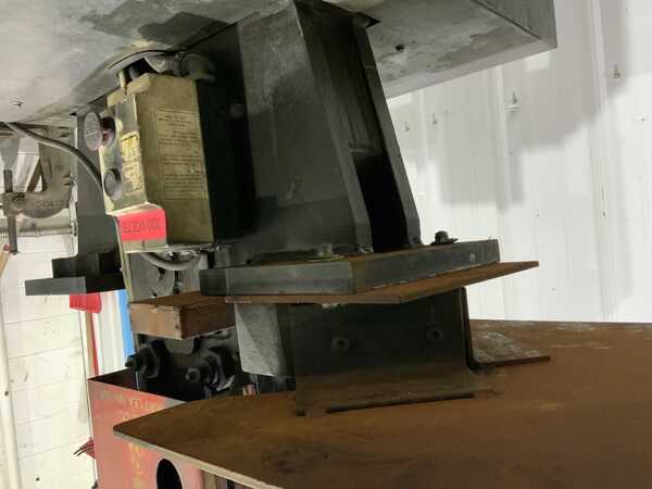 Edwards #Duo-Press, 30 ton, 5-1/2" throat, 3" stroke, 3" x 3" notcher, 3 HP - Image 8