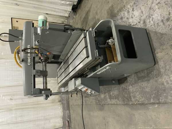 Cincinnati #220-153PL Hypowermatic horizontal production mill, 15" x 63" table, Allen-Bradley PLC - Image 2