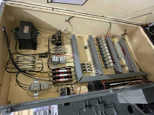 Cincinnati #220-153PL Hypowermatic horizontal production mill, 15" x 63" table, Allen-Bradley PLC - Image 9