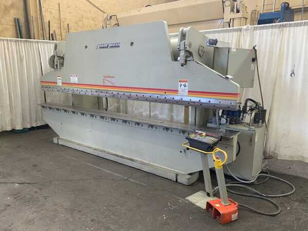 175 Ton, Accurpress #717512/16, hydraulic press brake, 16' overall, 126" between housing, 8" stroke, 10" - Image 1