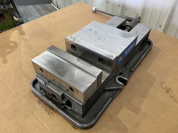 Kurt #D80, precision machine vise, 10" jaw opening, 7-1/2" jaw width, 2" jaw height - Image 4