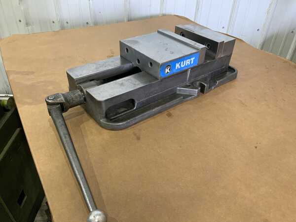 Kurt #D80, precision machine vise, 10" jaw opening, 7-1/2" jaw width, 2" jaw height - Image 8