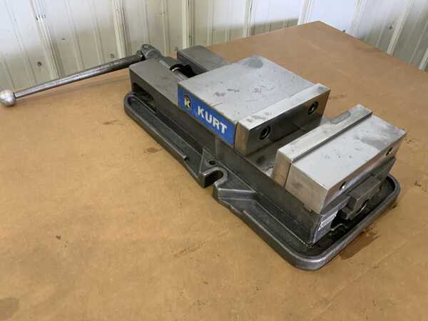 Kurt #D80, precision machine vise, 10" jaw opening, 7-1/2" jaw width, 2" jaw height - Image 10
