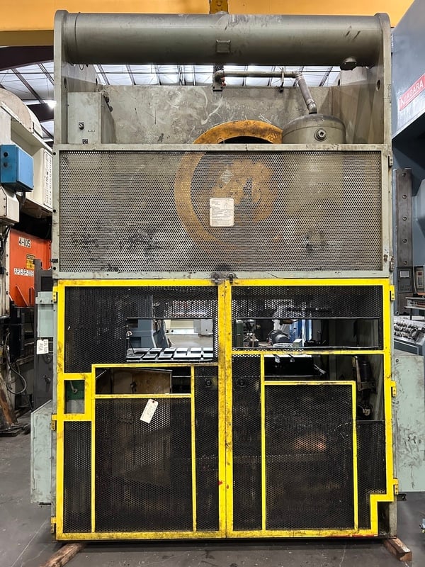 275 Ton, Aida #NC2-250(2), double crank gap frame OBI Press, 11" stroke, 14-27 SPM, 4.7" adj, 86.2" between - Image 5