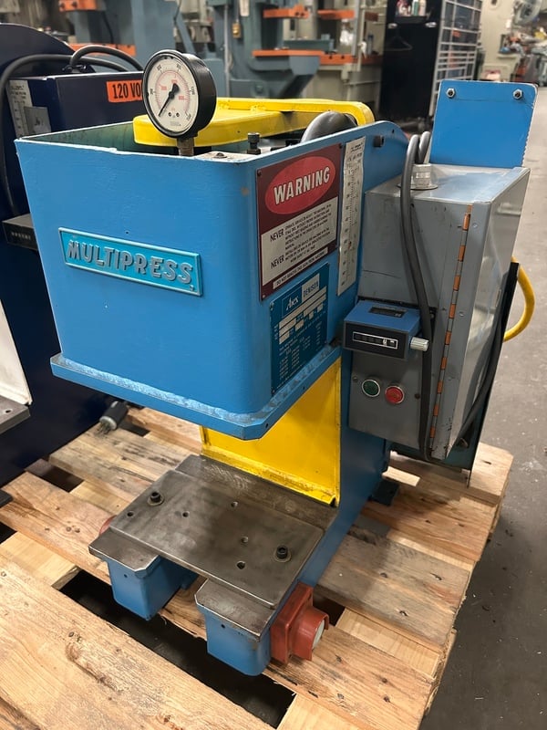 1 Ton, Multipress #WUA-1TR, Gap Frame Hydraulic Press, 3" stroke, 7" daylight, 1" ram, 5" throat, 10" x 8.5" - Image 1