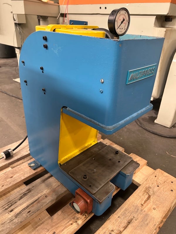 1 Ton, Multipress #WUA-1TR, Gap Frame Hydraulic Press, 3" stroke, 7" daylight, 1" ram, 5" throat, 10" x 8.5" - Image 2