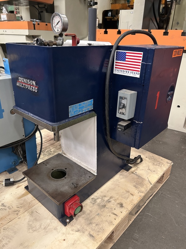 2 Ton, Multipress #A, Gap Frame Hydraulic Press, 3" stroke, 10" daylight, 1" ram, 4.75" throat, 11" x 9" bed - Image 2