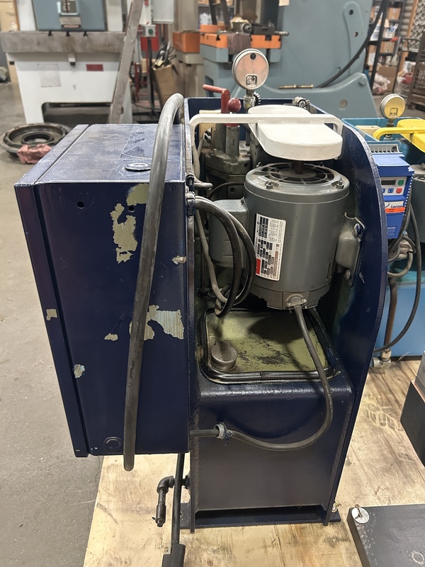 2 Ton, Multipress #A, Gap Frame Hydraulic Press, 3" stroke, 10" daylight, 1" ram, 4.75" throat, 11" x 9" bed - Image 4