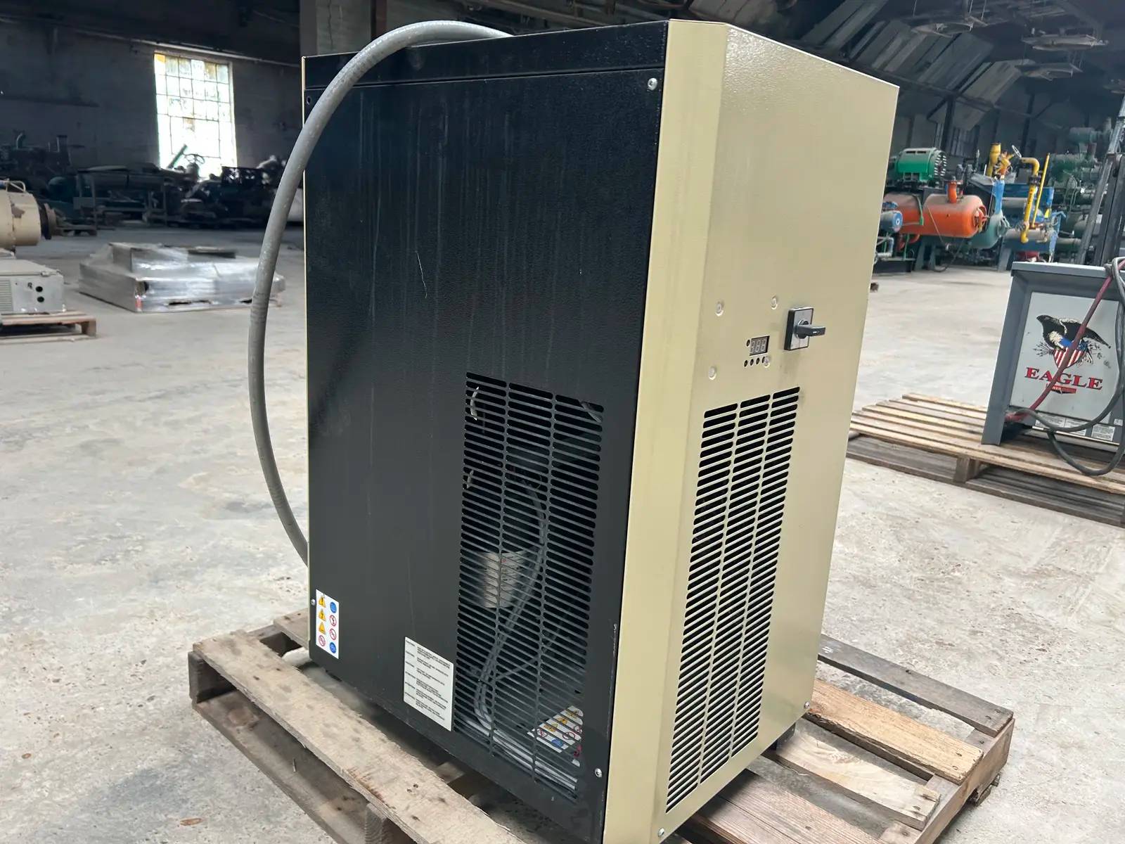176 cfm, 320 psi, Ingersoll-Rand #D300IN, Direct Expansion Compressed Air Dryer, R-407C, 230 V. - Image 3