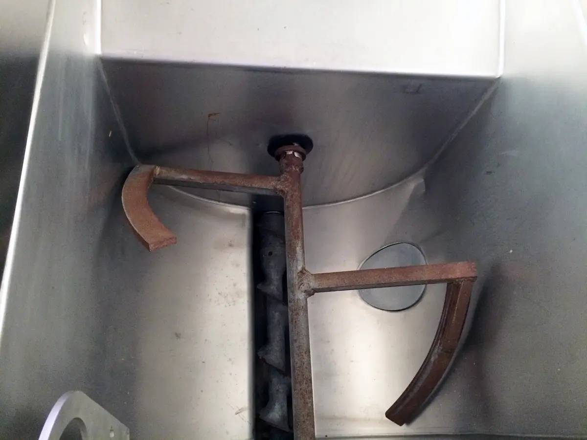 Hobart #4346, Mixer/Grinder, Stainless Steel Hopper, Mixing Arm & Deflector, 60 lbs/min, 7.5 HP, 1725 RPM - Image 7
