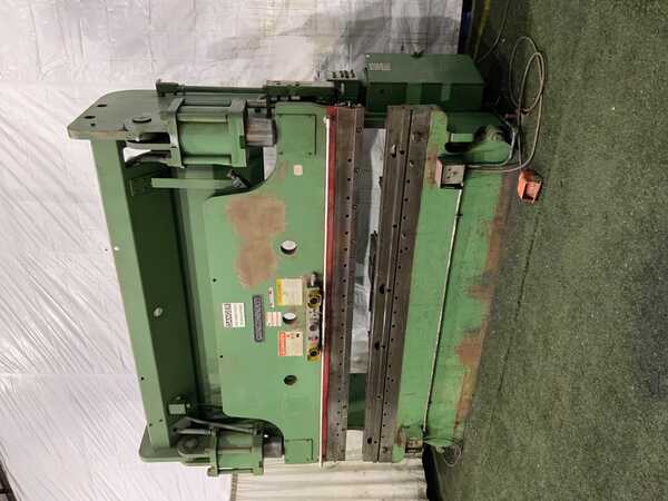 230 Ton, Cincinnati #230CB10, hydraulic brake, 12' overall, 126" between housing, 10" stroke, 8" throat, 30 - Image 1