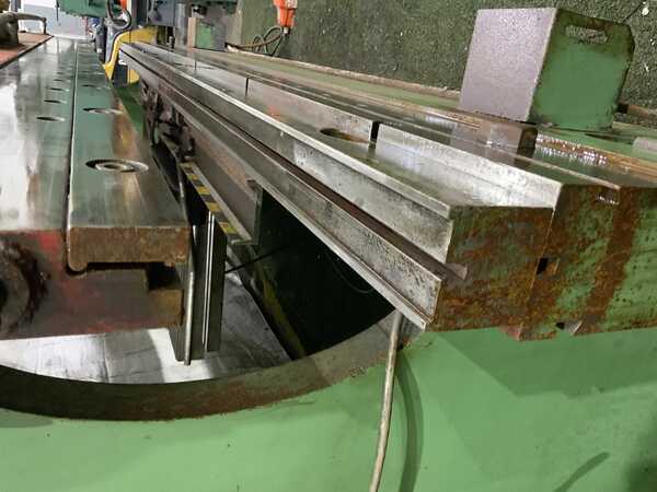 230 Ton, Cincinnati #230CB10, hydraulic brake, 12' overall, 126" between housing, 10" stroke, 8" throat, 30 - Image 4