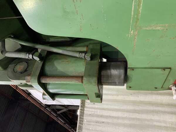 230 Ton, Cincinnati #230CB10, hydraulic brake, 12' overall, 126" between housing, 10" stroke, 8" throat, 30 - Image 7