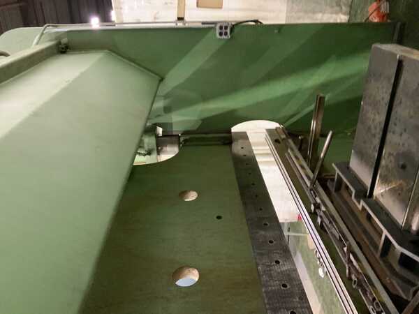 230 Ton, Cincinnati #230CB10, hydraulic brake, 12' overall, 126" between housing, 10" stroke, 8" throat, 30 - Image 9