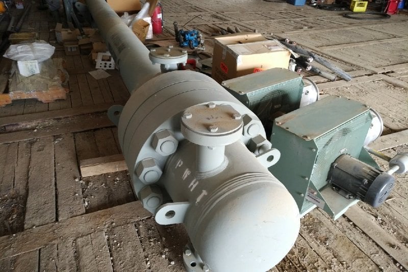 292 sq.ft., 555 psi shell, 2220 psi tube, Exchanger Industries #E-5300, Heat Exchanger, 12" Diameter, 272" L - Image 1