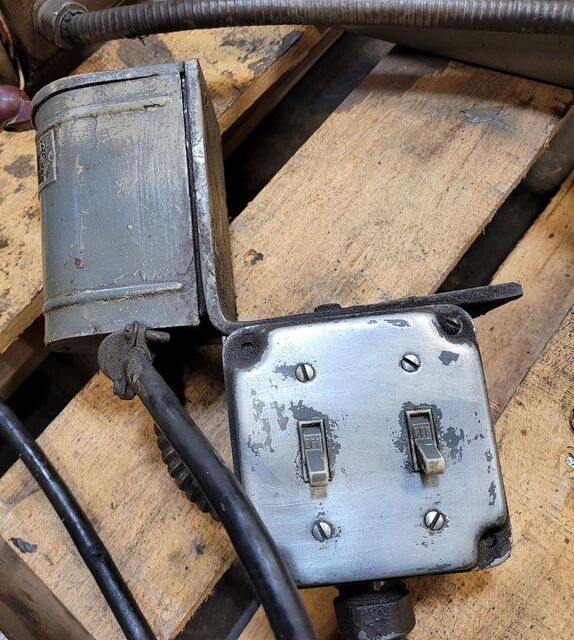 Magna Lock, fine pole magnetic chuck w/ rectifier & controller - Image 6