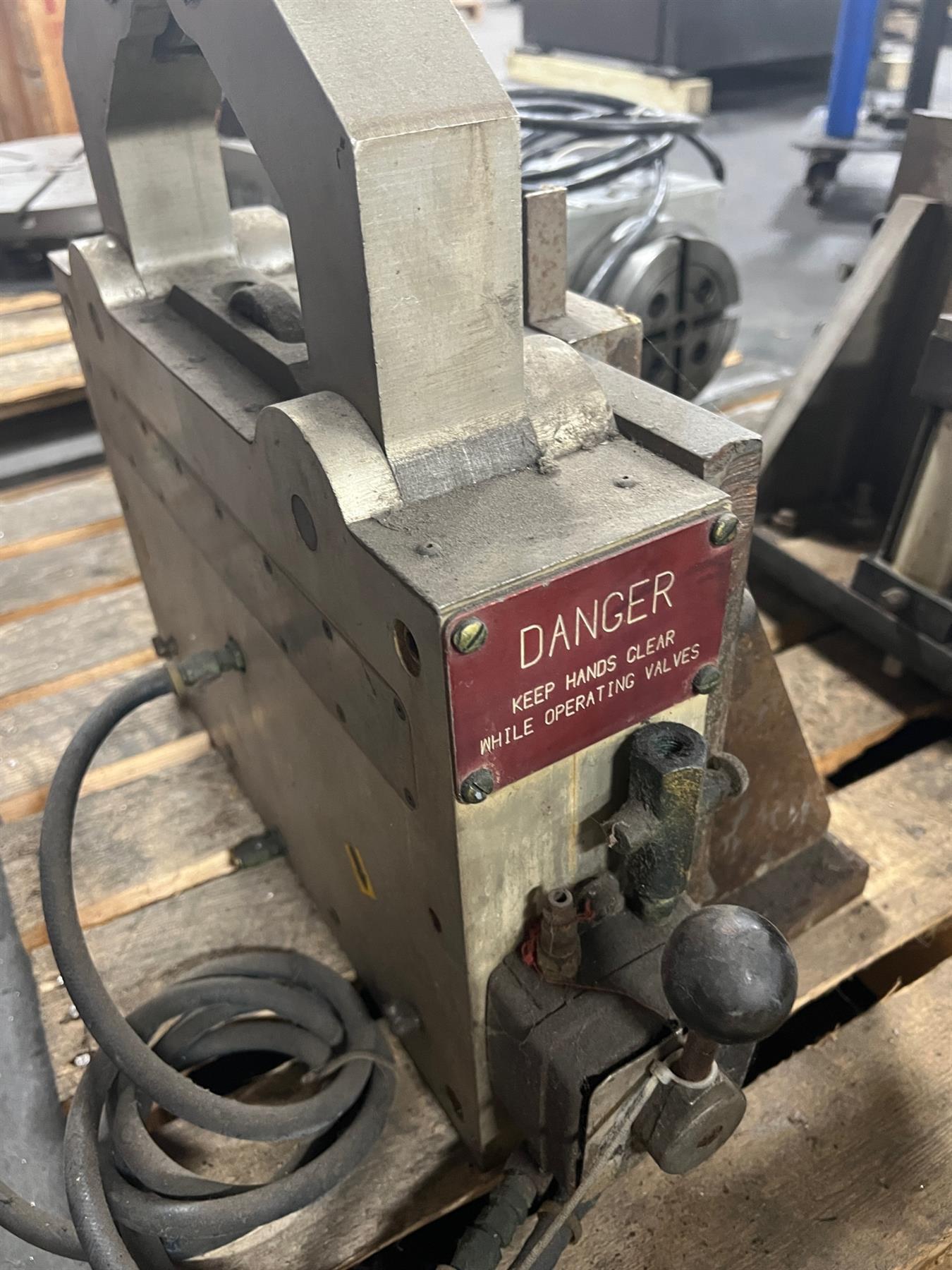 Electric Steady Rest for CNC lathe - Image 5