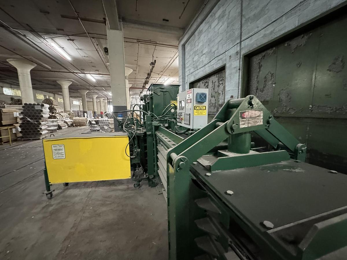 American #10357, horizontal autotie baler, 20 HP, 480 V., serial #729710357390 - Image 10